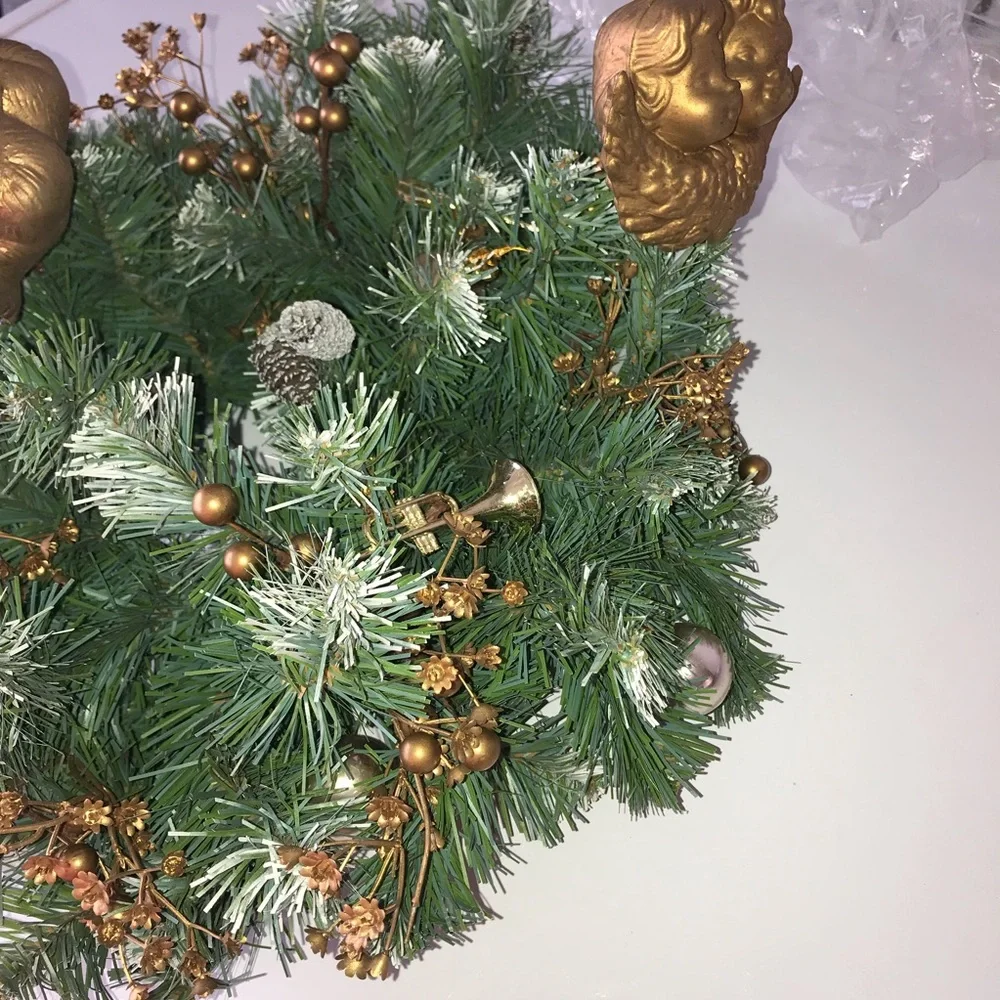 Vintage Holiday Garland Centerpiece